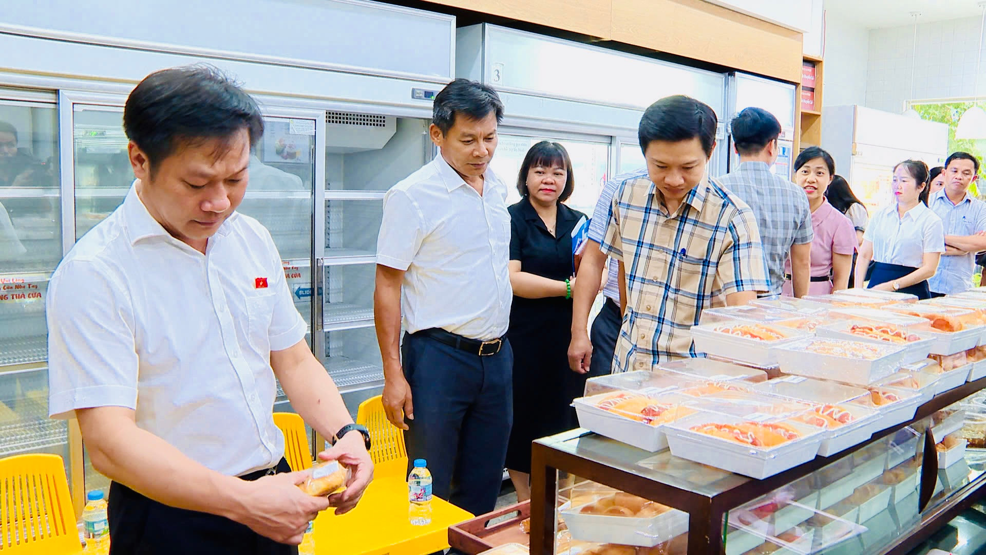 Khảo sát thực tế việc chấp hành các quy định về ATTP tại cơ sở sản xuất, kinh doanh thực phẩm trên địa bàn phường Nam Đông Hà