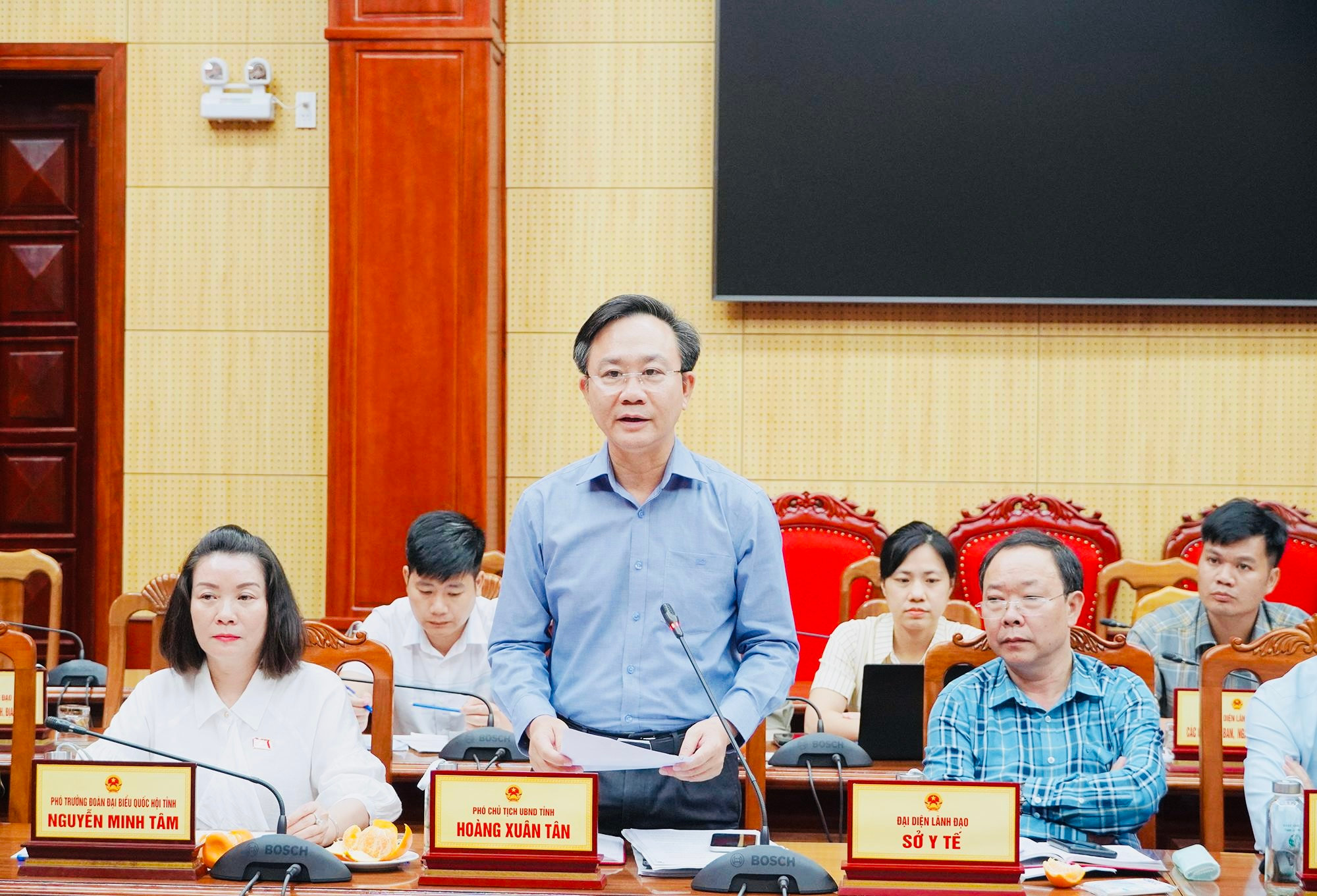 Phó Chủ tịch UBND tỉnh, ĐBQH tỉnh Quảng Trị Hoàng Xuân Tân phát biểu tại cuộc làm việc với UBND tỉnh Quảng Trị