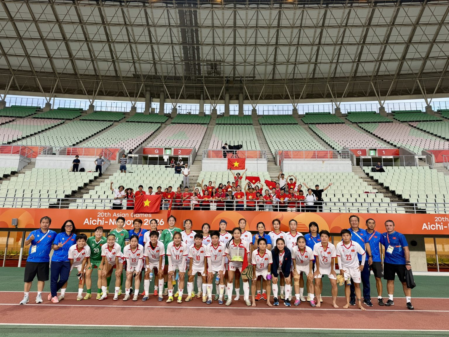 Nữ VN2