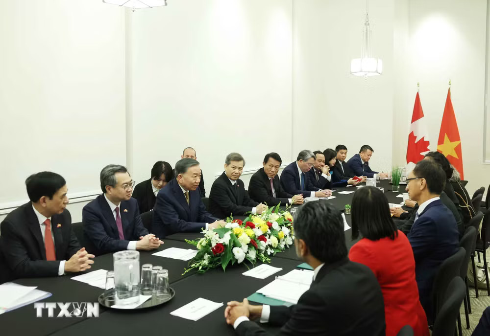 Tổng Bí thư, Chủ tịch nước Tô Lâm tiếp Nhóm Nghị sỹ hữu nghị Canada - Việt Nam. (Ảnh: Thống Nhất/TTXVN) Tổng Bí thư, Chủ tịch nước Tô Lâm tiếp Nhóm Nghị sỹ hữu nghị Canada - Việt Nam