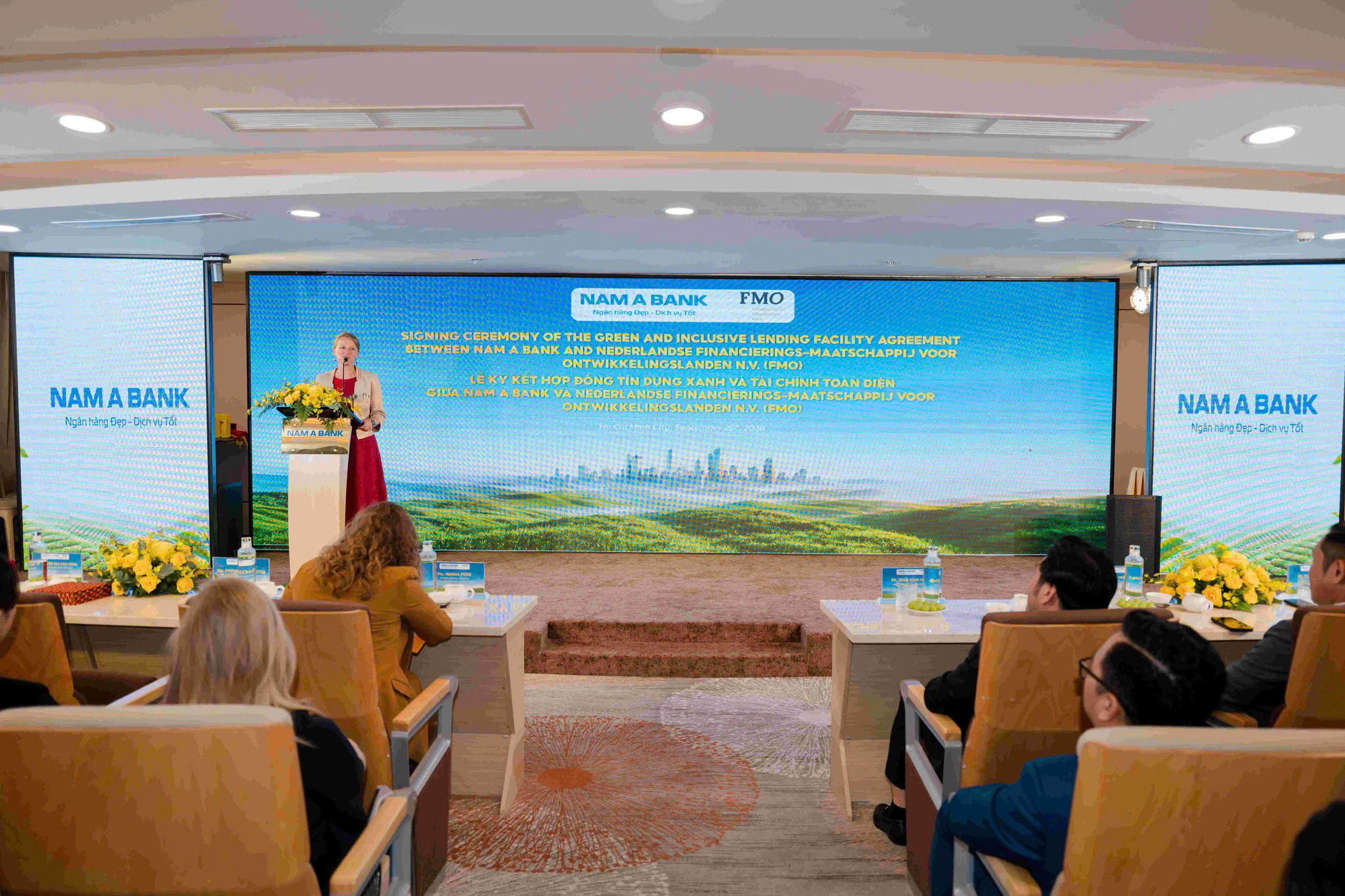 Bà Frouke Hoekstra, Giám đốc định chế tài chính của FMO phát biểu.