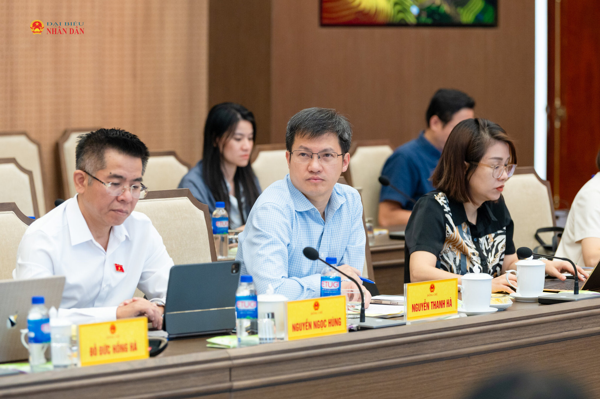 Đại biểu tham dự cuộc làm việc