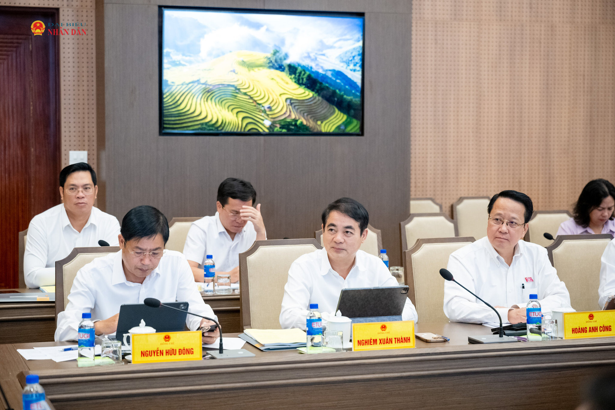 Đại biểu tham dự cuộc làm việc