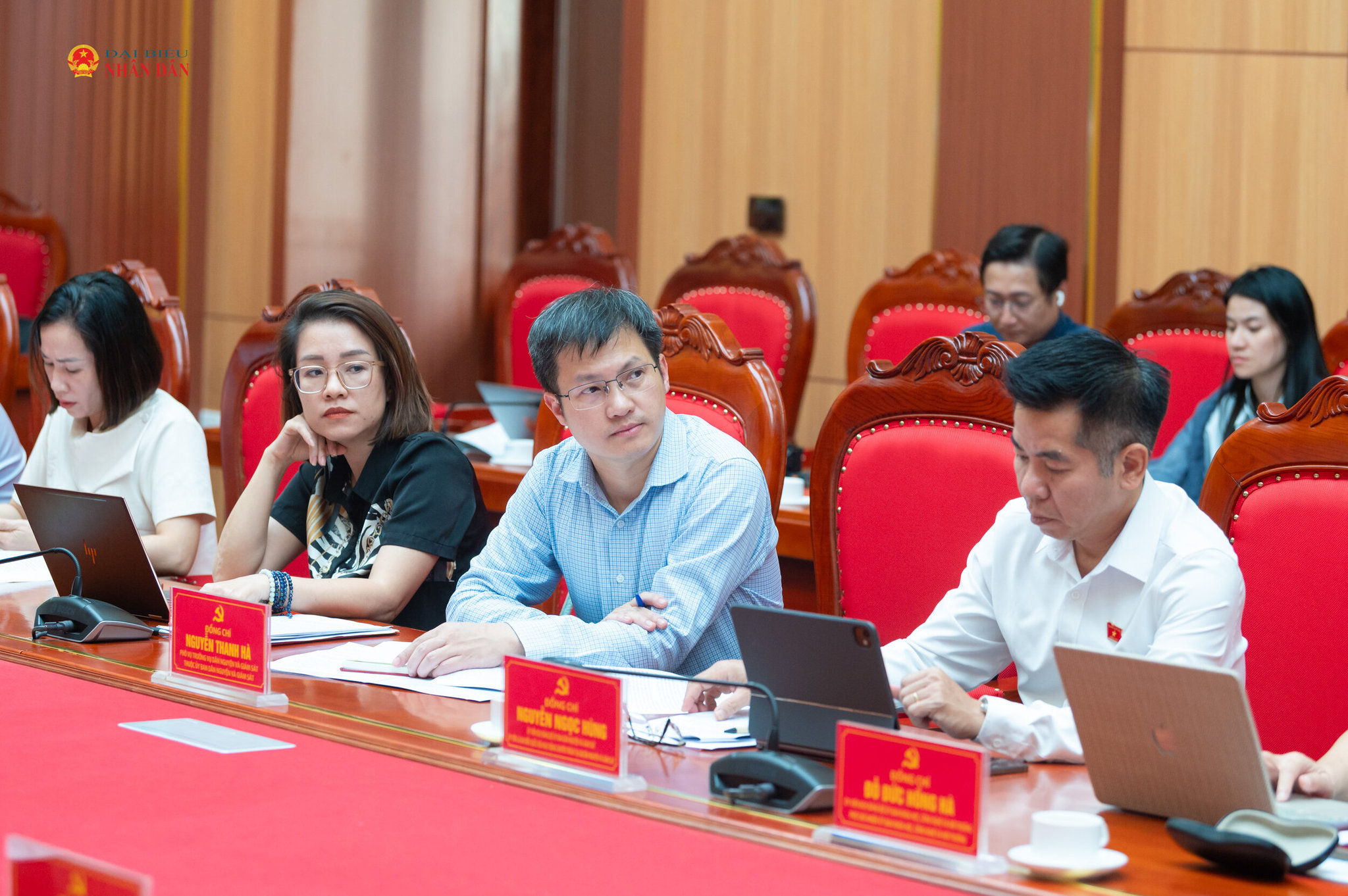 Đại biểu tham dự cuộc làm việc