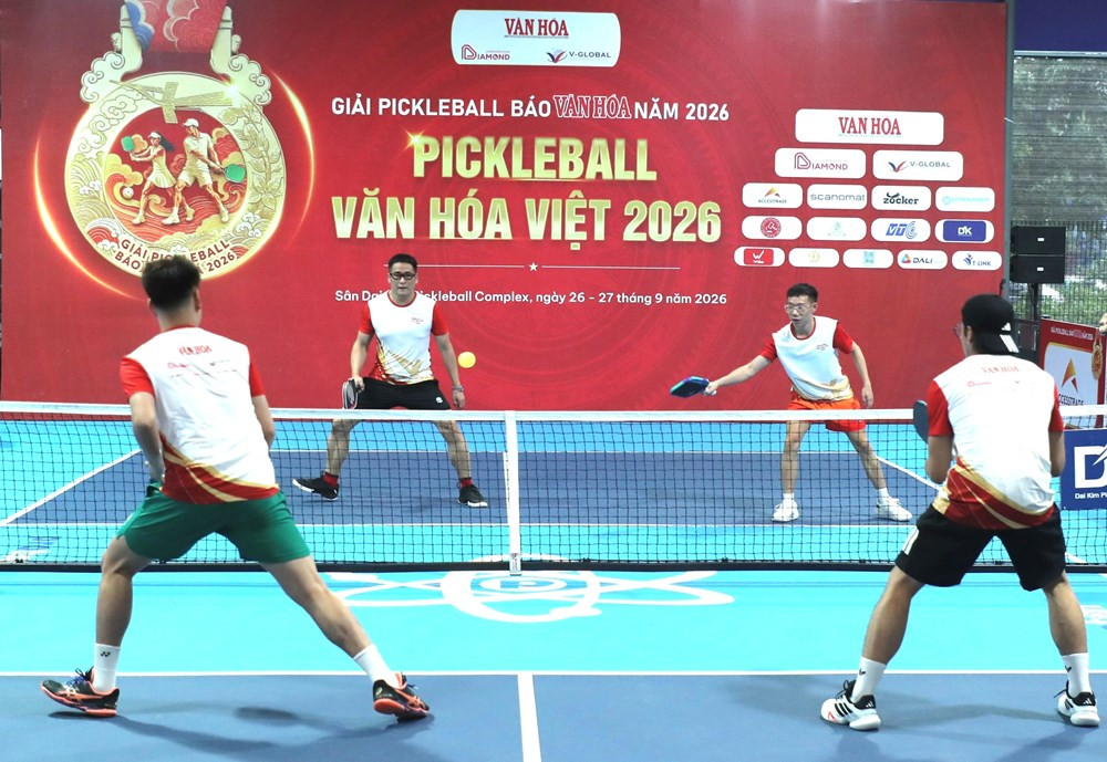 Trận đấu biểu diễn (Showmatch) với sự góp mặt của diễn viên Nguyễn Minh Tiệp, ca sĩ Strong Trọng Hiếu cùng hai vận động viên bán chuyên xuất sắc