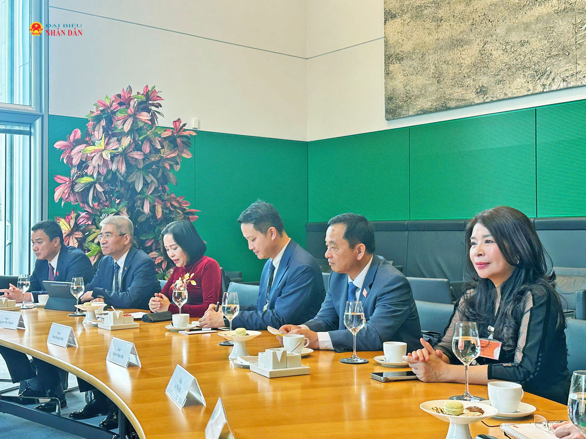 Phó Chủ tịch Quốc hội Nguyễn Thị Thanh và Đoàn đại biểu Quốc hội Việt Nam tại hội đàm