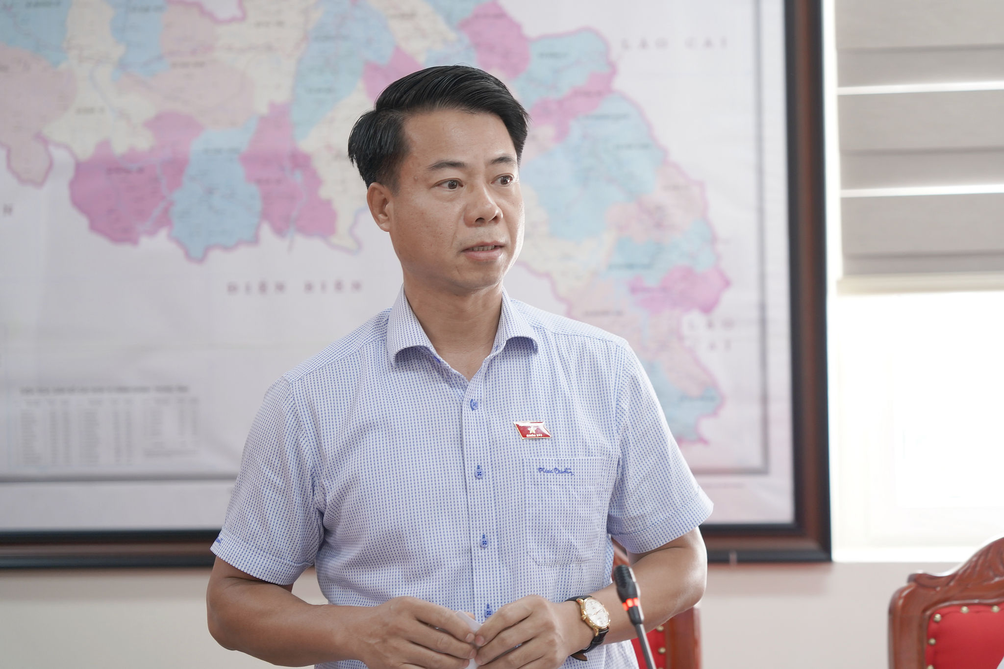 Đồng chí Hoàng Quốc Khánh phát biểu trao đổi