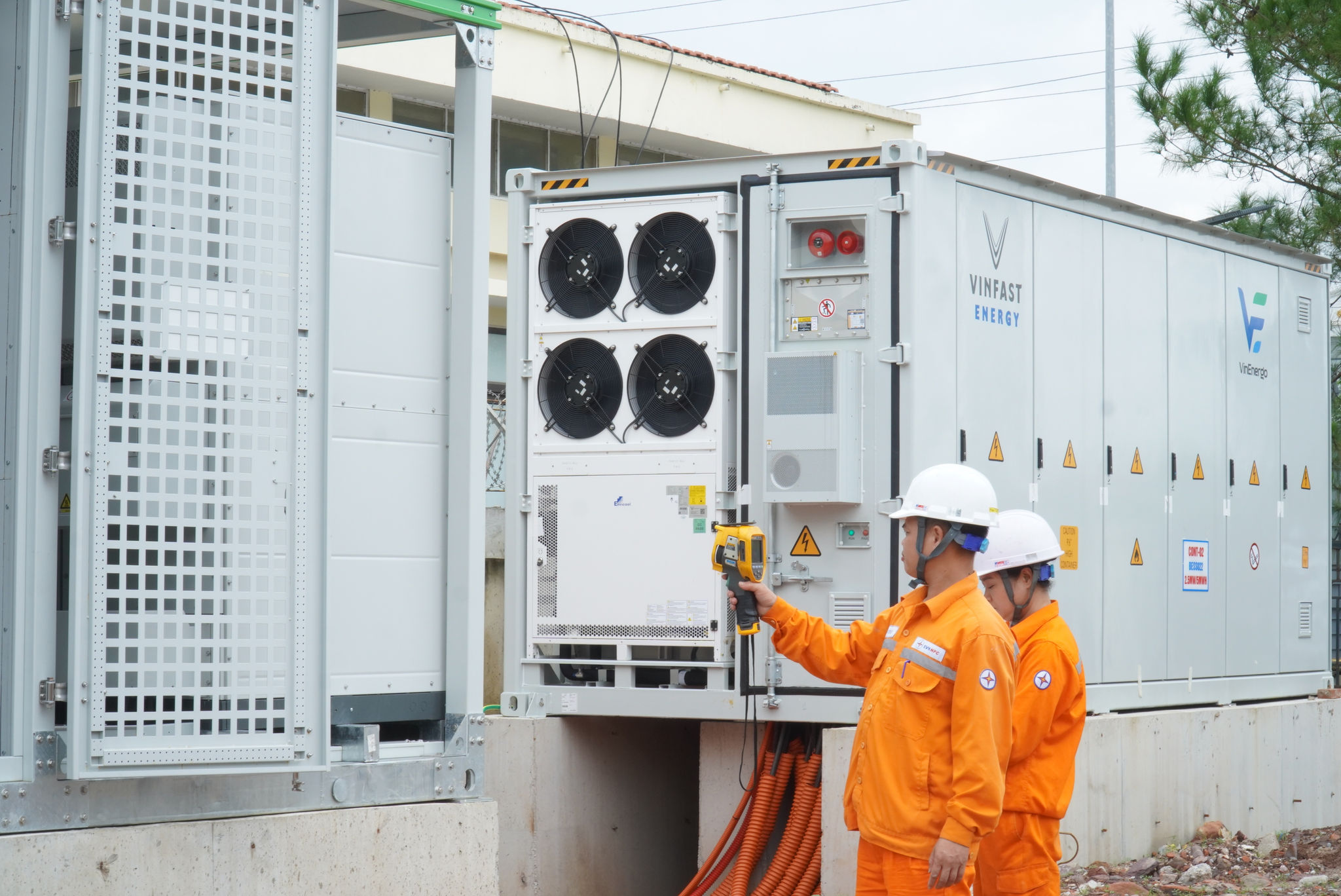 Hệ thống pin lưu trữ năng lượng (BESS) tại Bắc Ninh góp phần tăng khả năng điều tiết, hỗ trợ lưới điện trong những thời điểm phụ tải tăng cao. Ảnh NPC