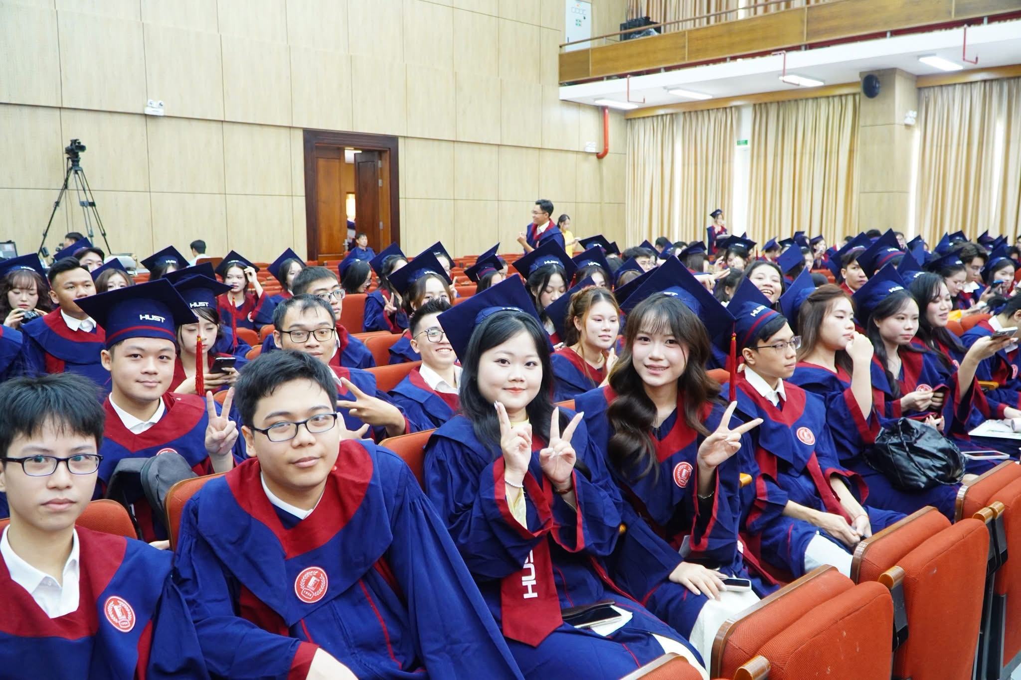 Sinh viên Đại học Bách khoa Hà Nội tại buổi Lễ tốt nghiệp