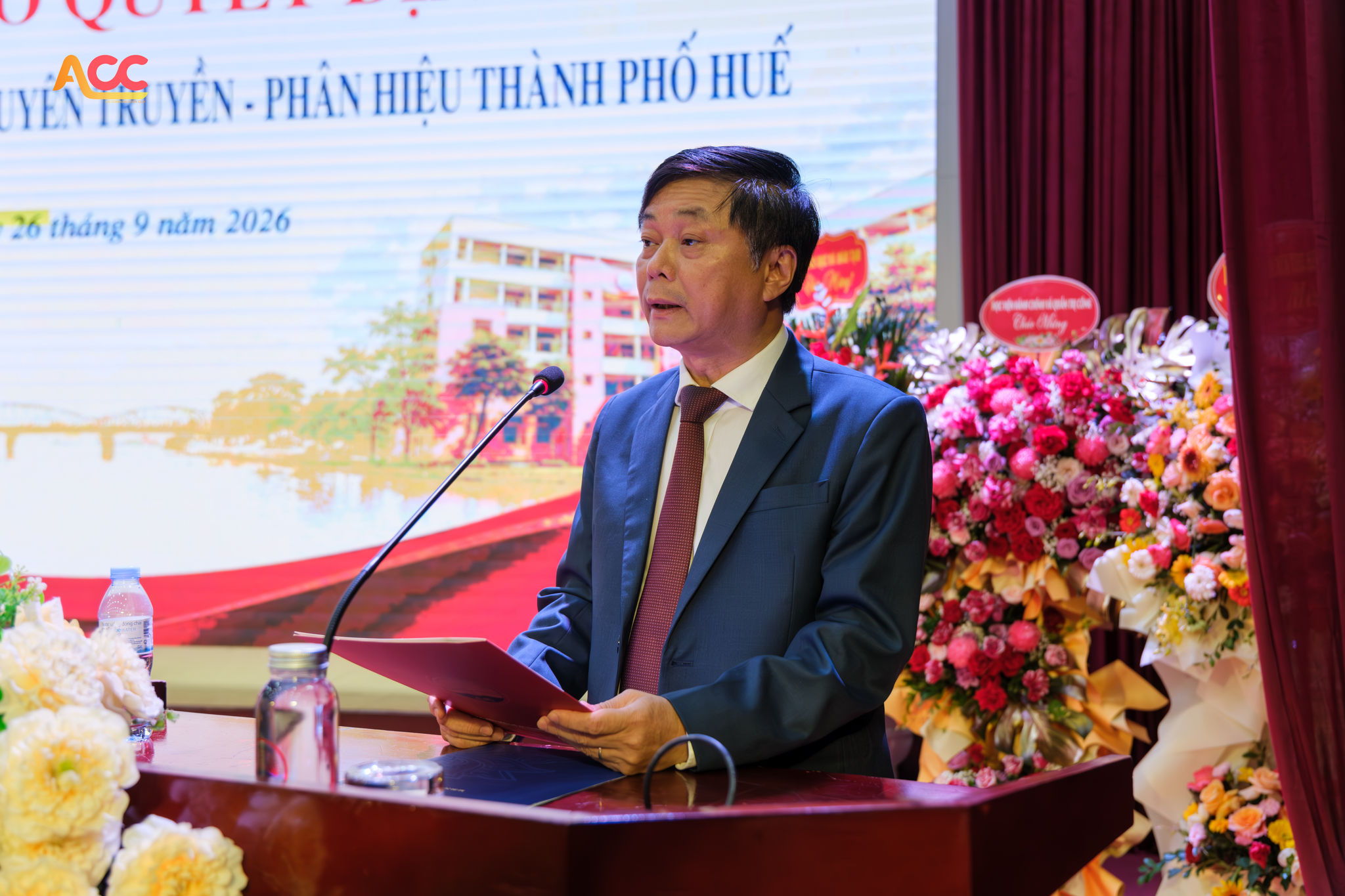 PGS.TS Phạm Minh Sơn, Giám đốc Học viện Báo chí và Tuyên truyền phát biểu.