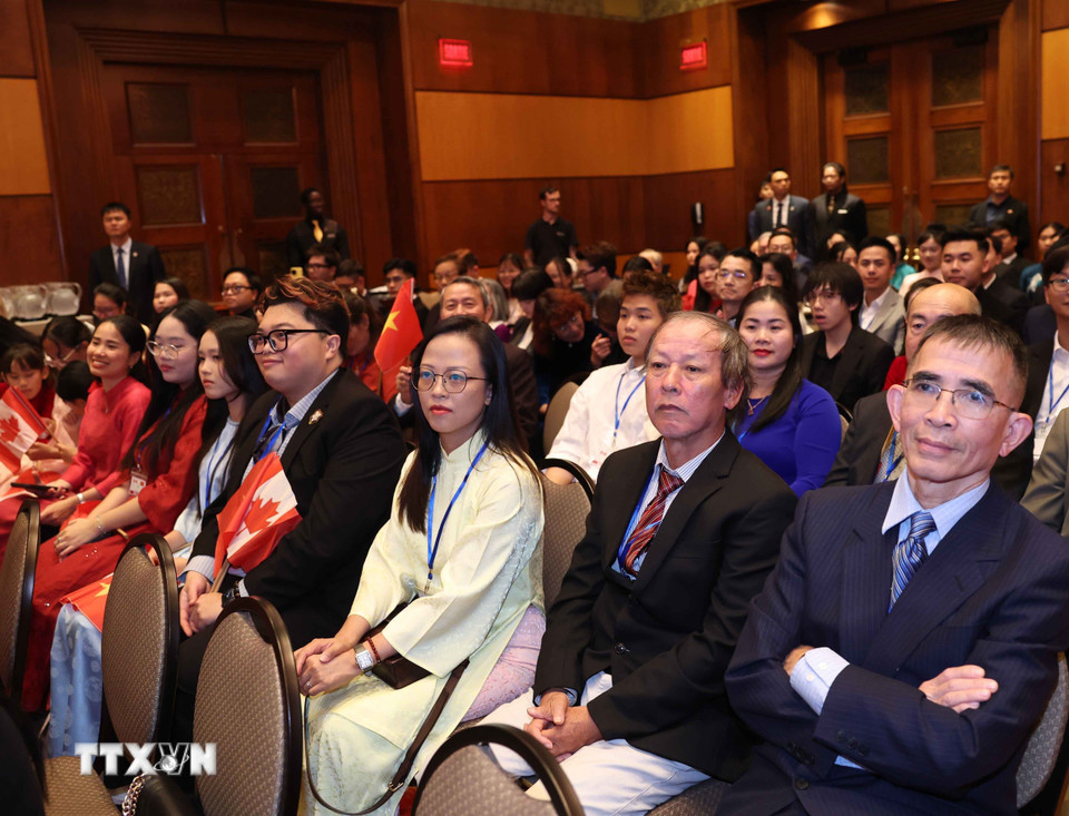 Các đại biểu tham dự buổi gặp mặt