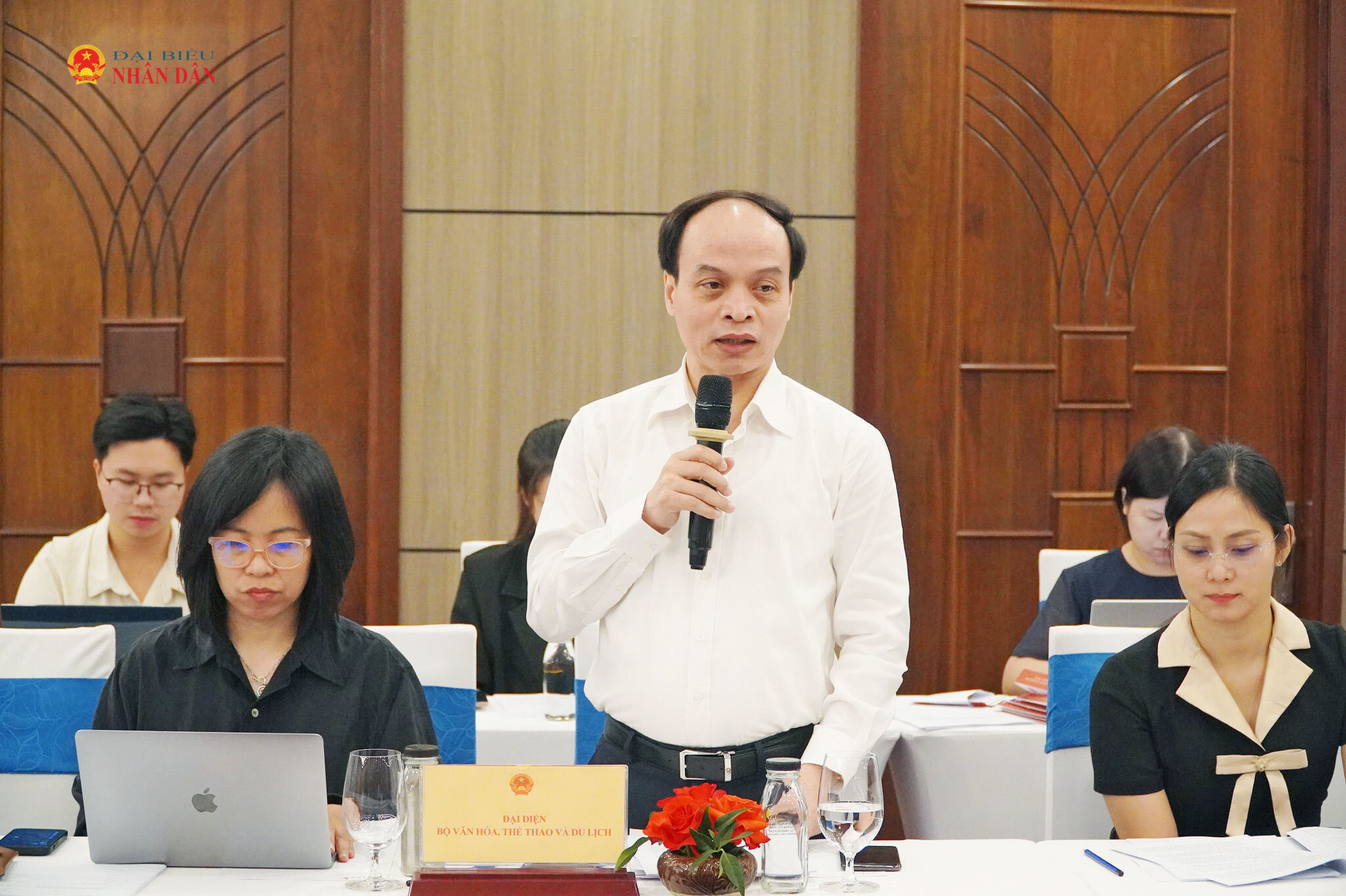 Đại diện Bộ Văn hóa, Thể thao và Du lịch phát biểu tại tọa đàm