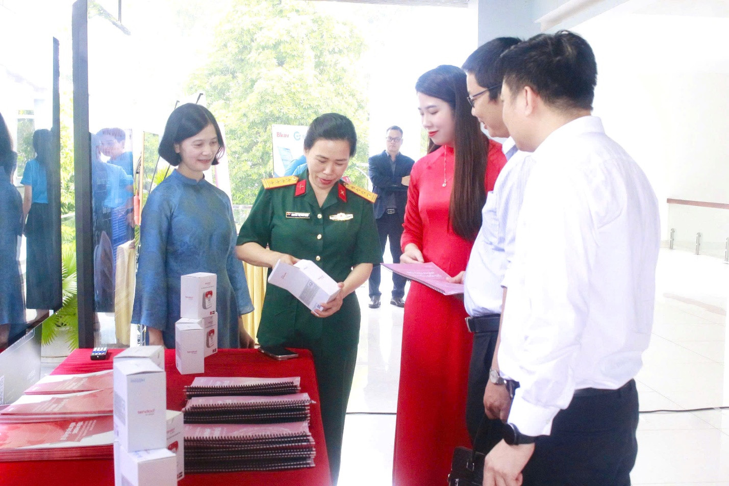 Viettel cam kết đồng hành xây dựng chính quyền số và xã hội số địa phương