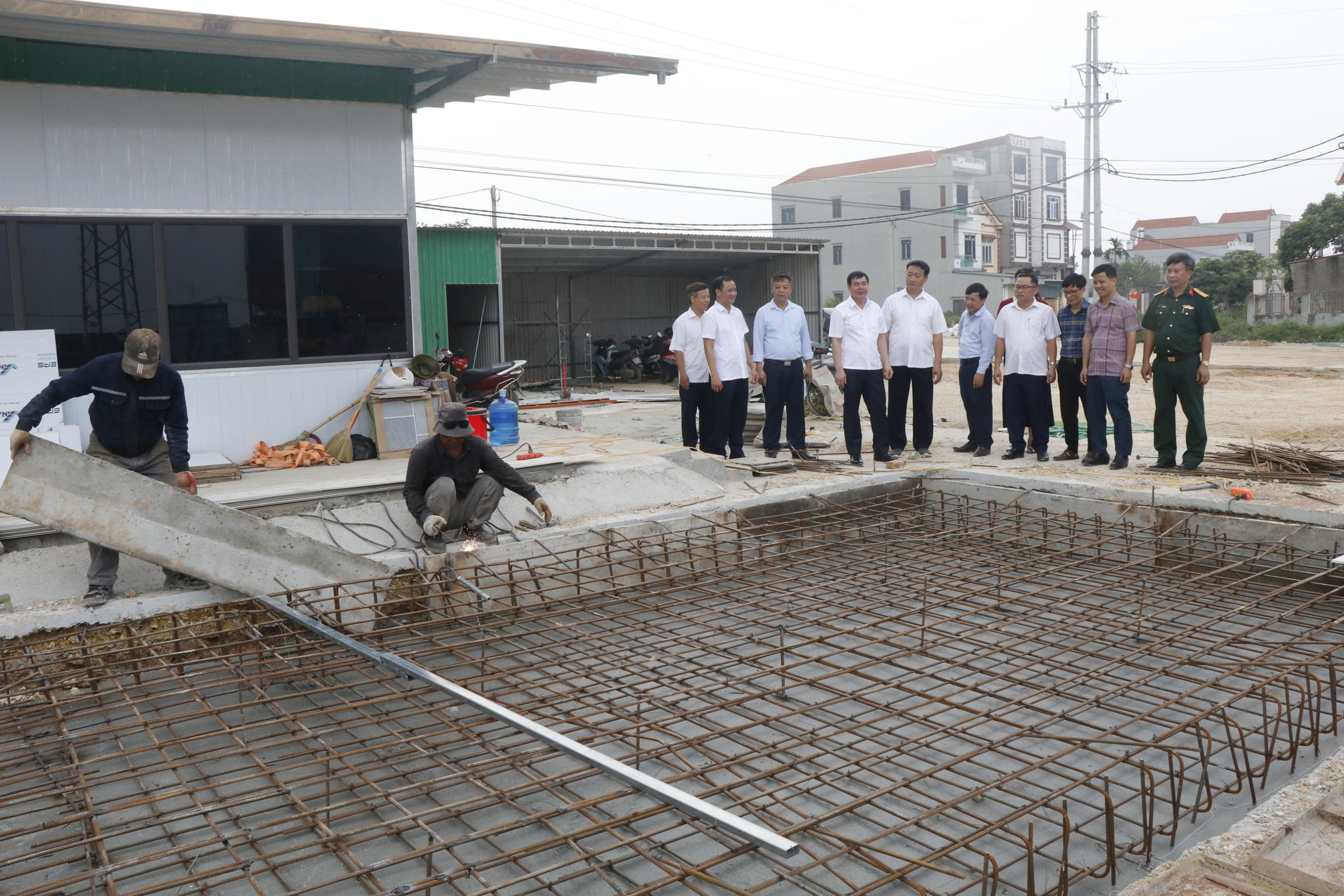 Lãnh đạo xã Lâm Thao kiểm tra các công trình hạ tầng giao thông trên địa bàn