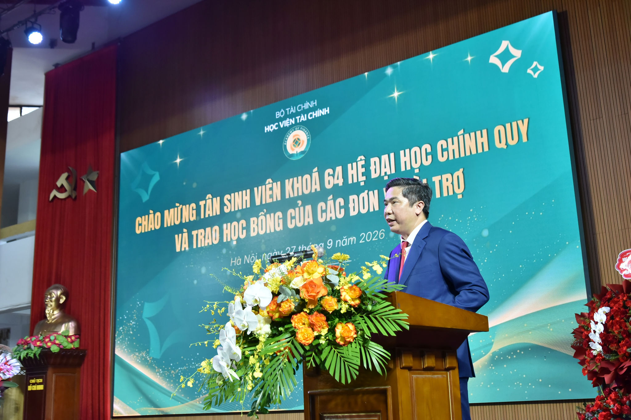 NGƯT.PGS.TS Nguyễn Đào Tùng, Giám đốc Học viện Tài chính phát biểu tại buổi lễ
