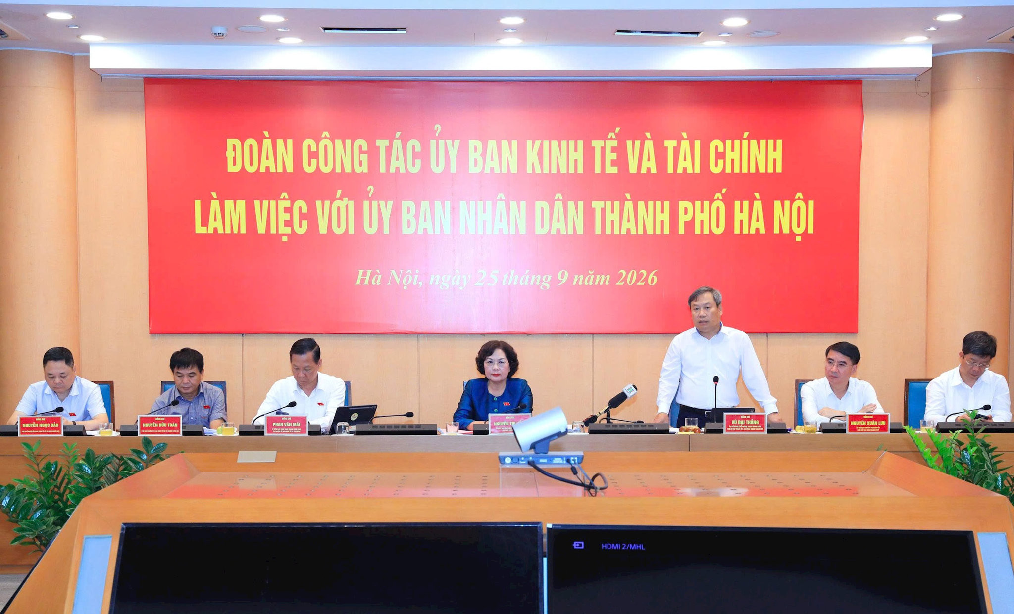 Chủ tịch UBND thành phố Hà Nội Vũ Đại Thắng phát biểu tại buổi làm việc