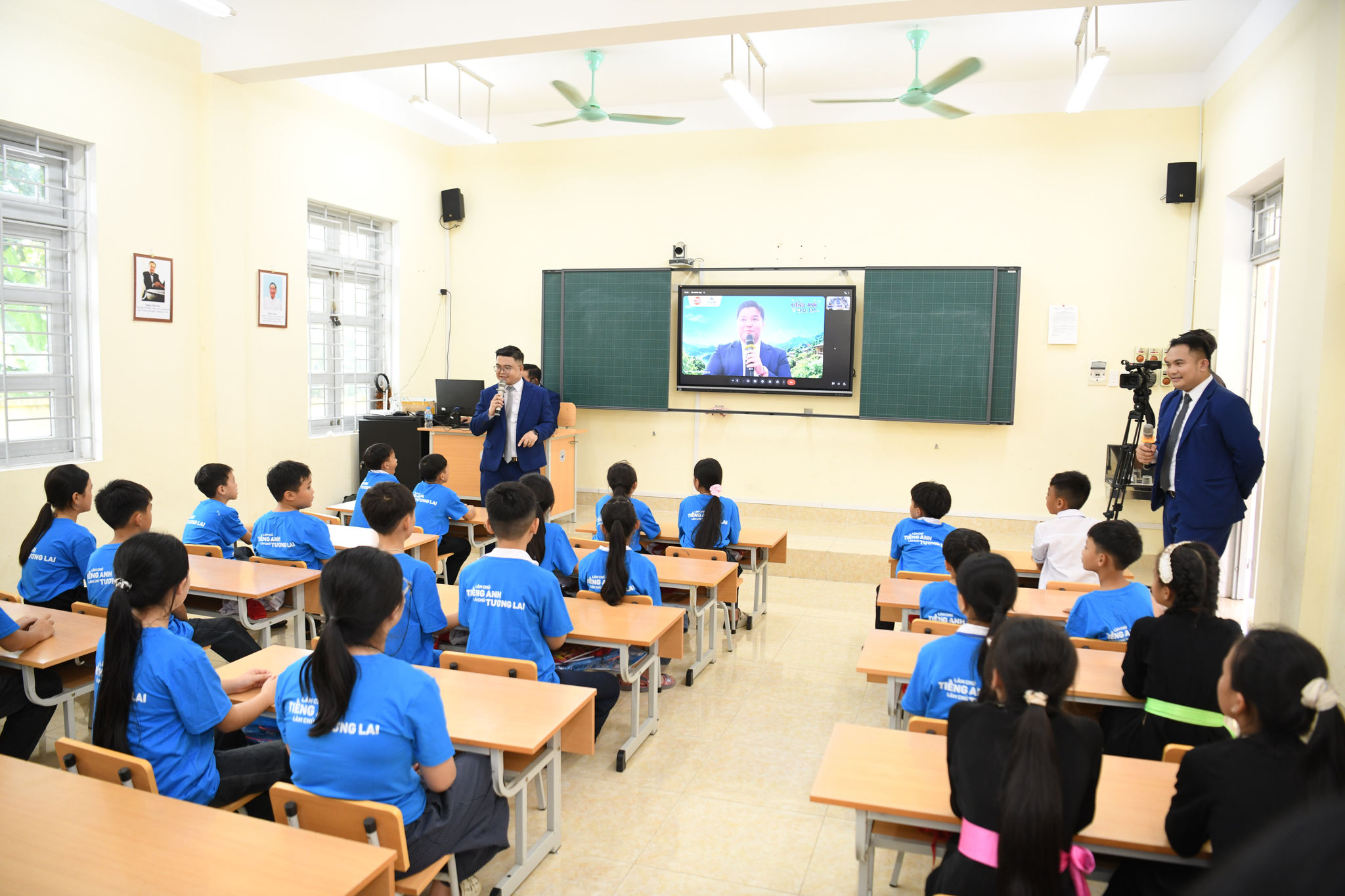 Đưa tiếng Anh đến với học sinh vùng cao, biên giới, hải đảo