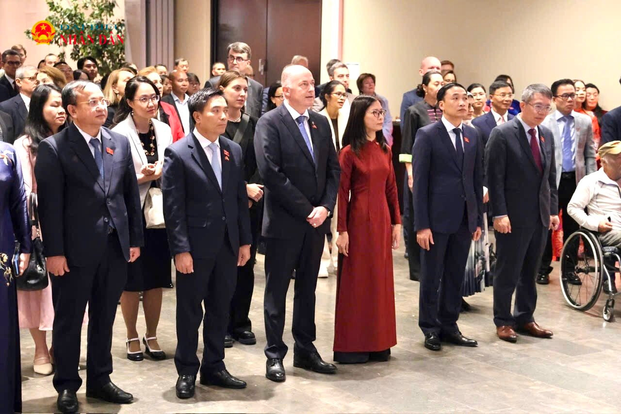 Phó Chủ tịch Quốc hội Nguyễn Doãn Anh dự Lễ kỷ niệm 81 năm Quốc khánh nước Cộng hòa xã hội chủ nghĩa Việt Nam và 55 năm thiết lập quan hệ ngoại giao hai nước