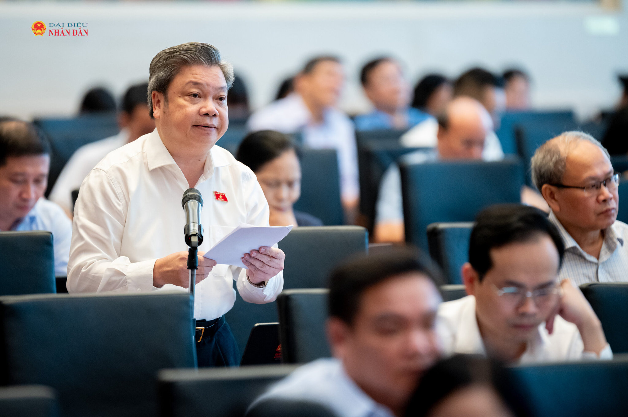ĐBQH Bùi Văn Dũng (tỉnh Thanh Hóa) phát biểu