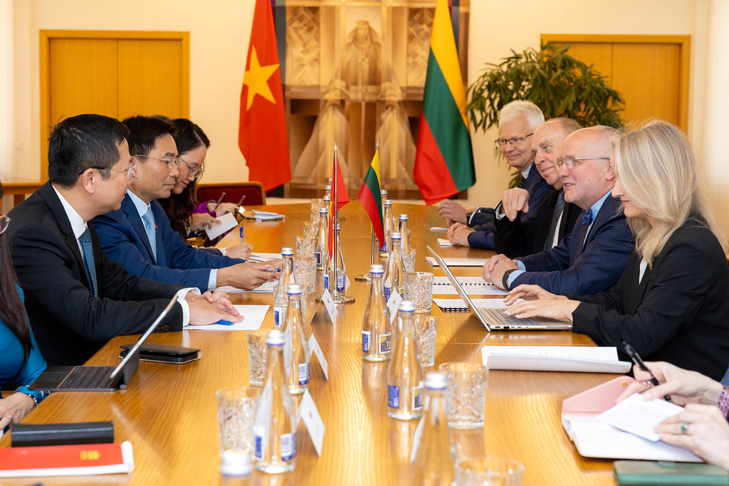 Phó Chủ tịch Quốc hội Nguyễn Doãn Anh hội kiến Chủ tịch Quốc hội Lit-va Seimas Juozas Oleka