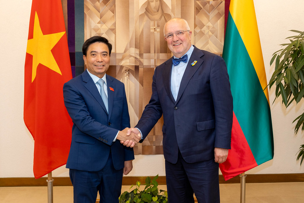 Phó Chủ tịch Quốc hội Nguyễn Doãn Anh và Chủ tịch Quốc hội Lit-va Seimas Juozas Oleka