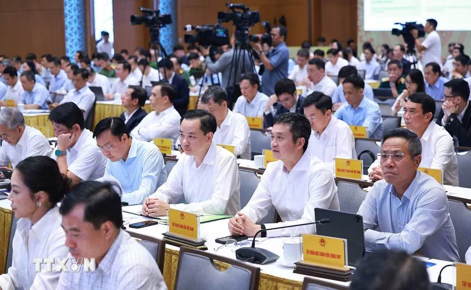 Các đại biểu tham dự phiên họp