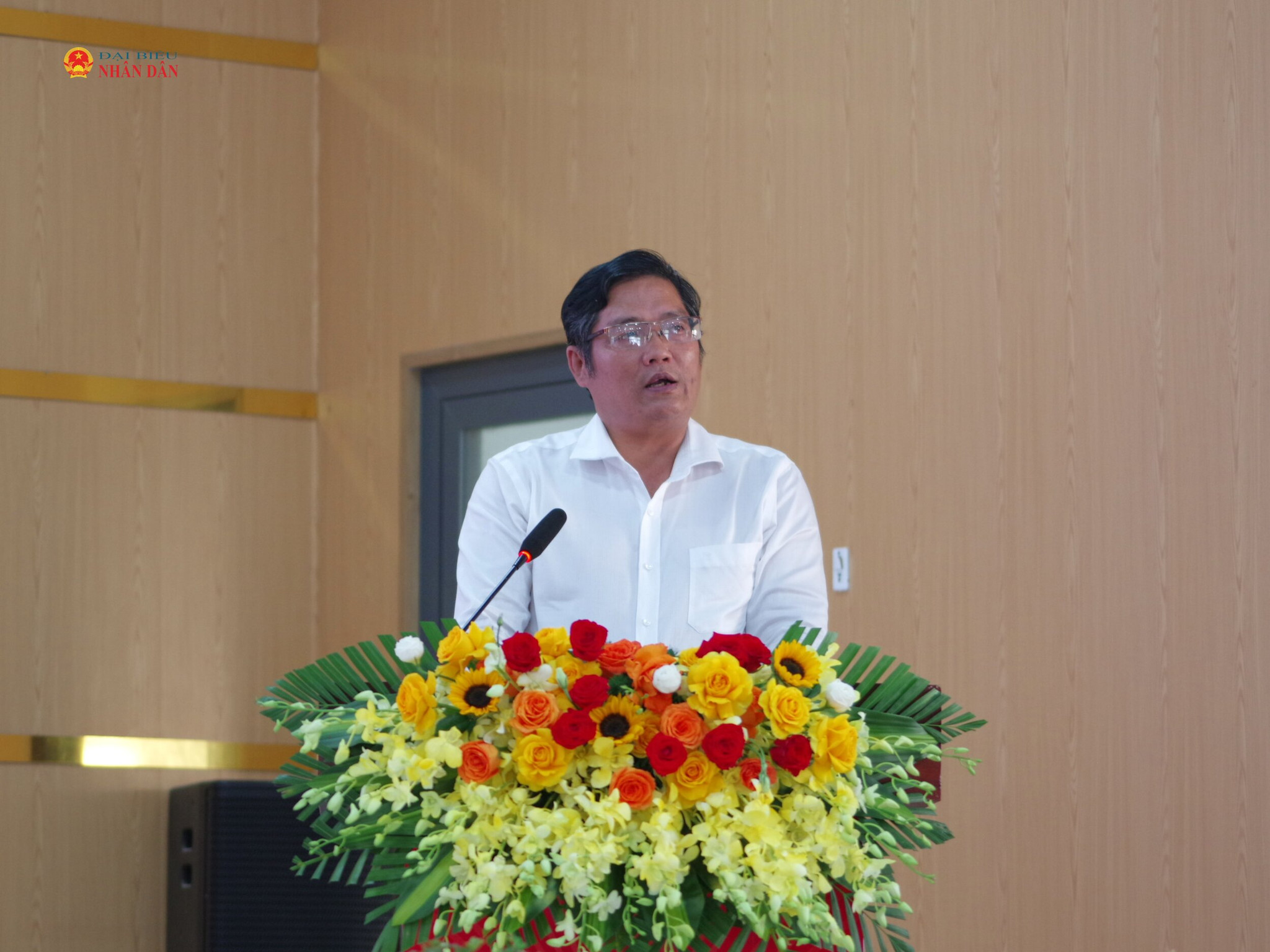 Lãnh đạo Sở Nội vụ trả lời ý kiến, kiến nghị của cử tri tại buổi tiếp xúc