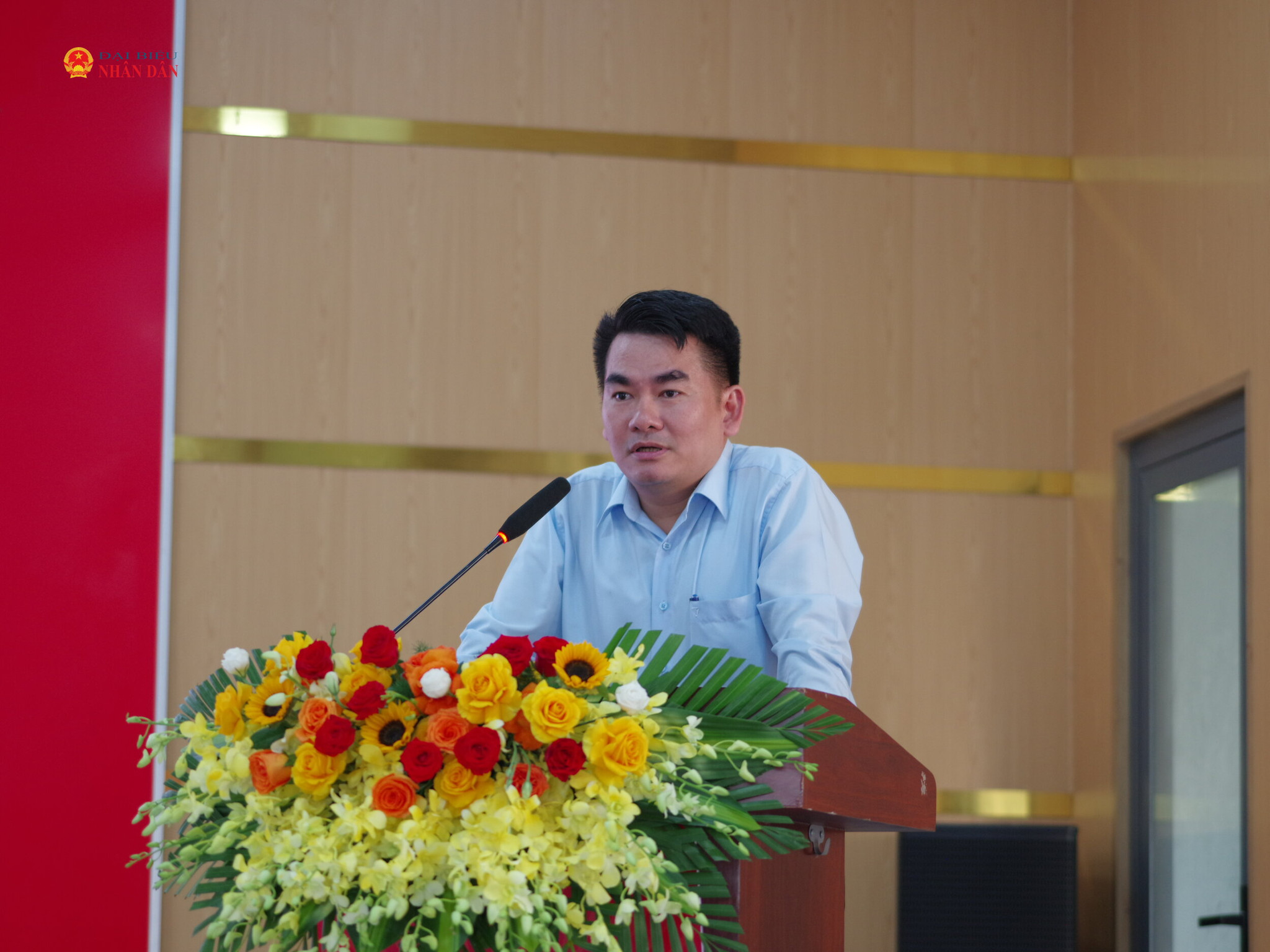 Lãnh đạo Sở Nông nghiệp và Môi trường trả lời ý kiến, kiến nghị của cử tri tại buổi tiếp xúc