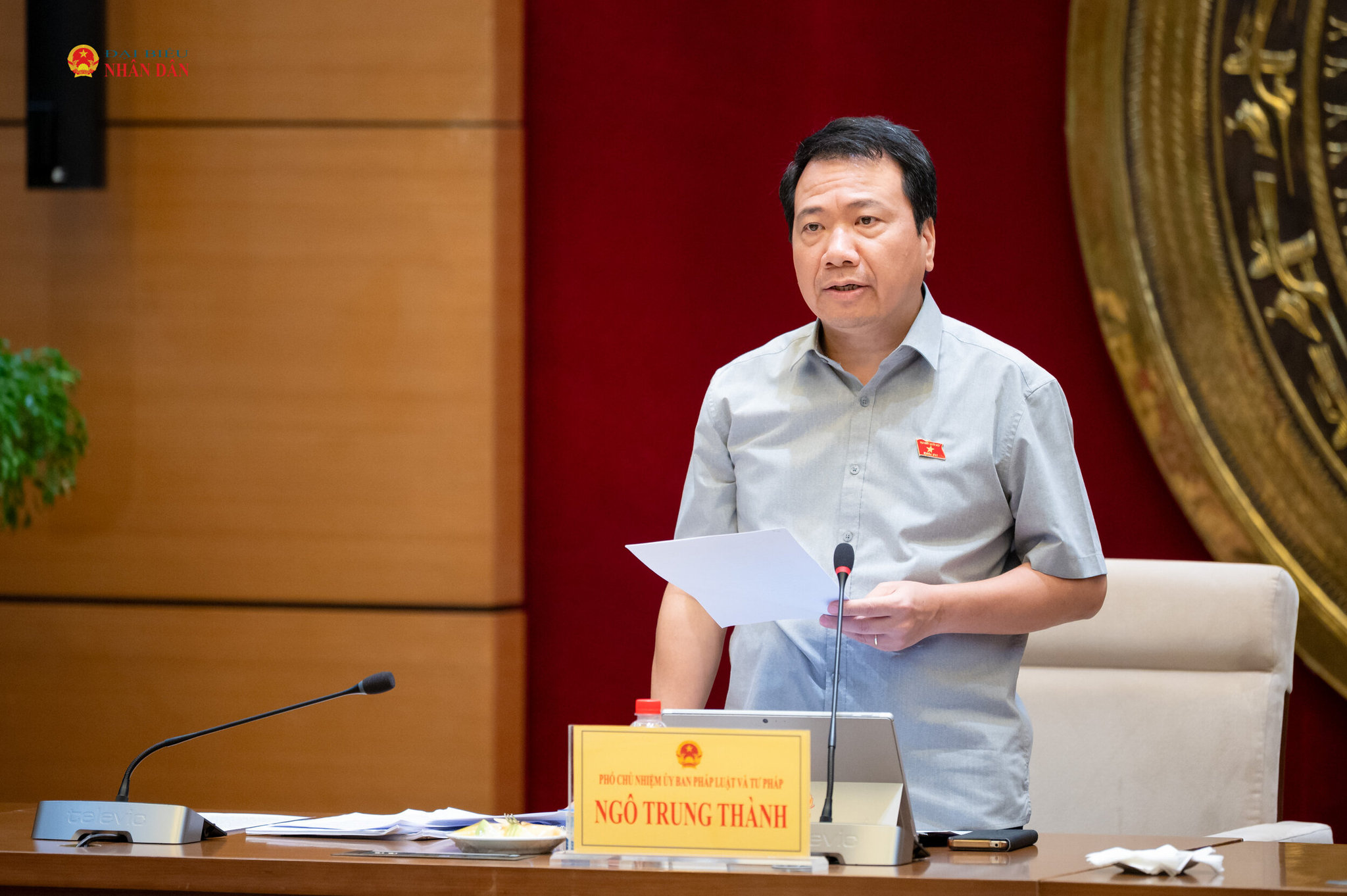 Phó Chủ nhiệm Ủy ban Pháp luật và Tư pháp Ngô Trung Thành chủ trì phiên họp