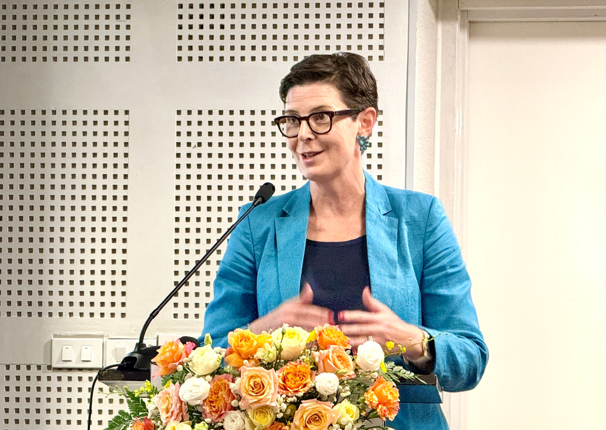 Trưởng đại diện WHO tại Việt Nam TS. Angela Pratt nhấn mạnh WHO sẽ tích cực ủng hộ các chính sách y tế, truyền thông về các biện pháp tiến bộ như dán nhãn dinh dưỡng mặt trước