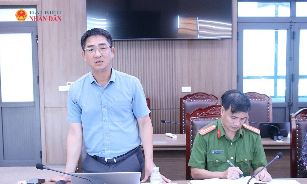 Chủ tịch UBND phường Tiền Phong Ong Thế Viên giải trình làm rõ một số nội dung tại buổi làm việc