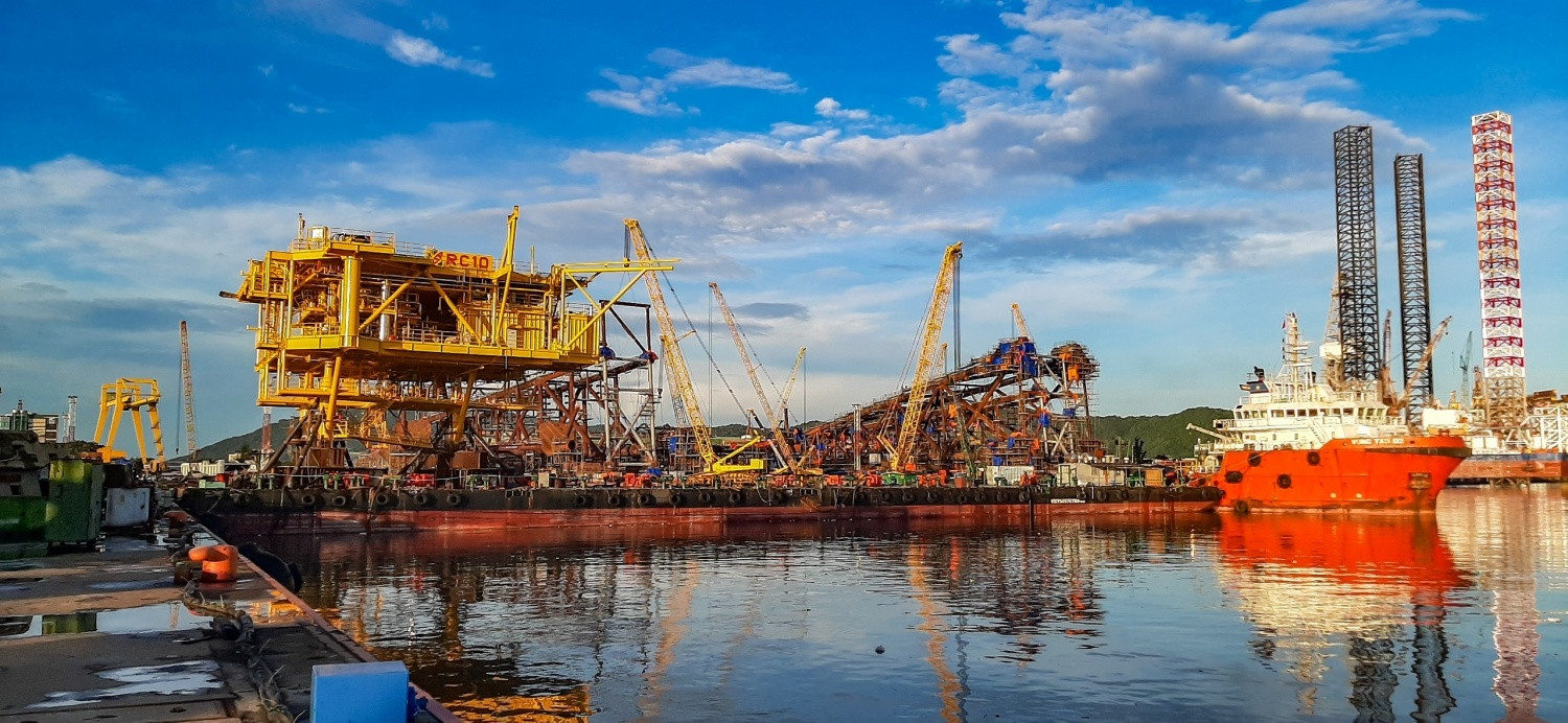 Một góc khu vực bãi chế tạo Cảng Vietsovpetro