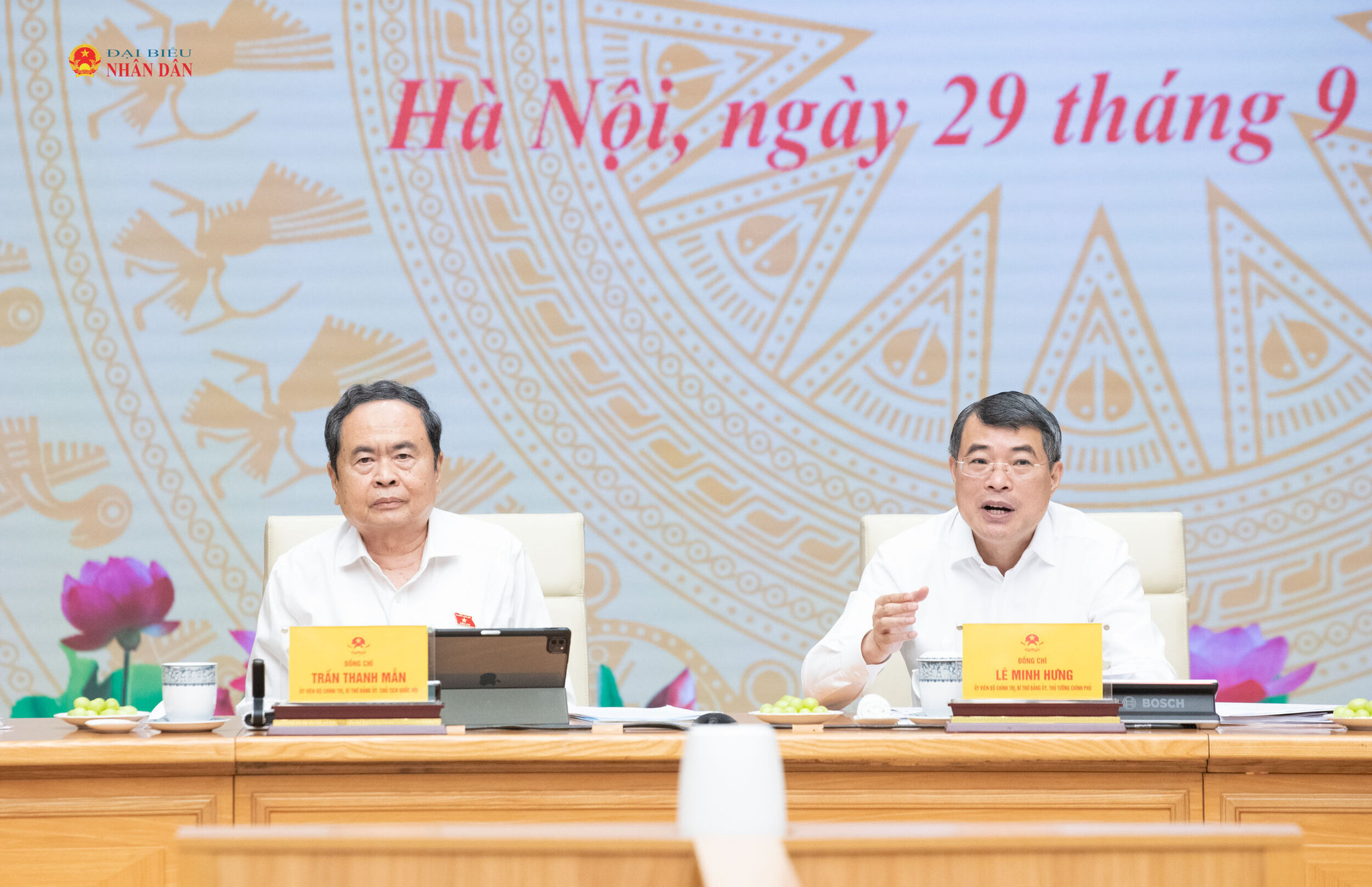 Thủ tướng Lê Minh Hưng điều hành hội nghị.5