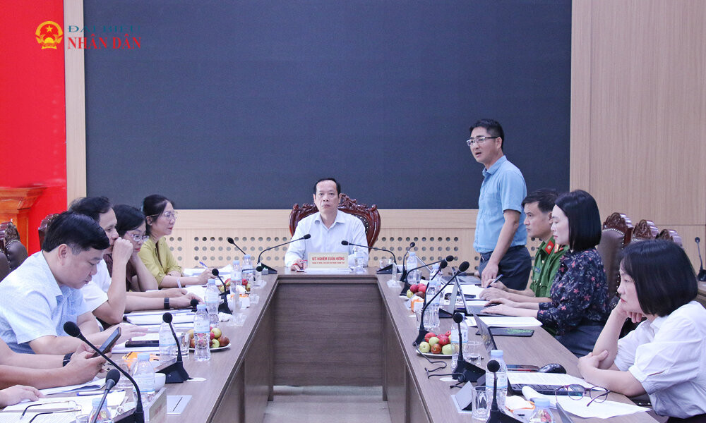 Quang cảnh buổi làm việc tại phường Tiền Phong