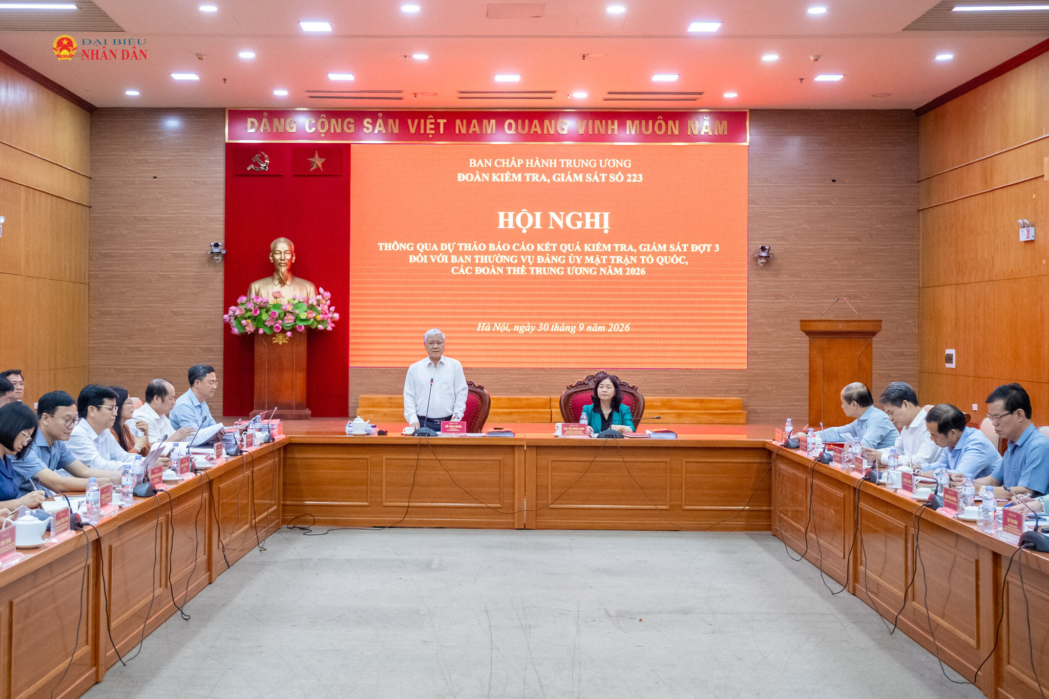Phó Chủ tịch Thường trực Quốc hội Đỗ Văn Chiến phát biểu tại Hội nghị