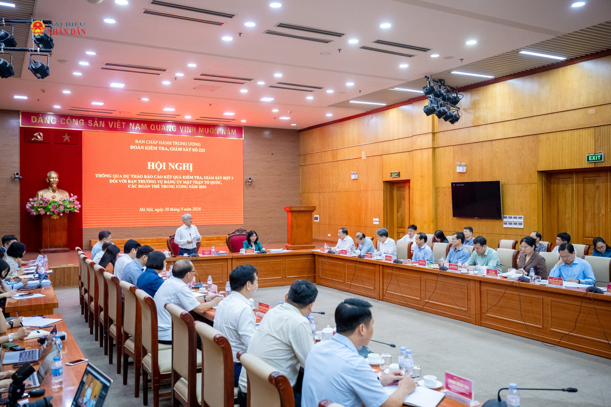 Phó Chủ tịch Thường trực Quốc hội Đỗ Văn Chiến phát biểu tại Hội nghị