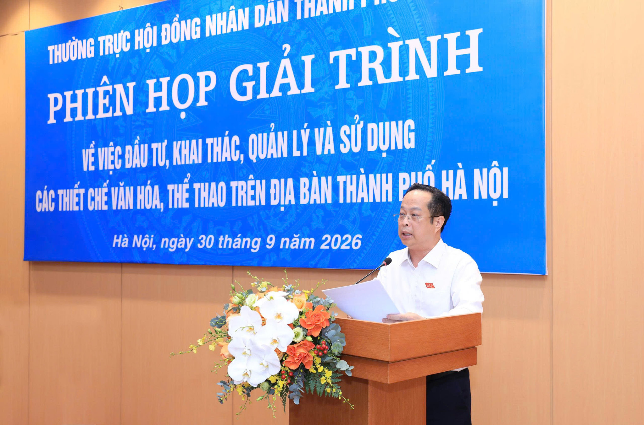 Phó Chủ tịch Thường trực HĐND thành phố Trần Thế Cương phát biểu chỉ đạo tại phiên giải trình. Ảnh: Lê Hải