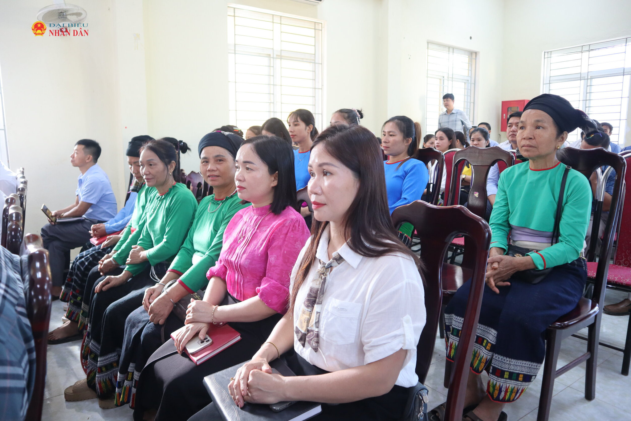 Cử tri xã Bát Mọt và Yên Nhân tham dự buổi TXCT