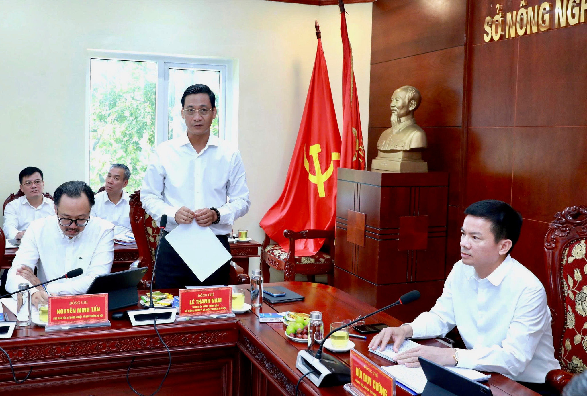 Giám đốc Sở Nông nghiệp và Môi trường Hà Nội Lê Thanh Nam báo cáo