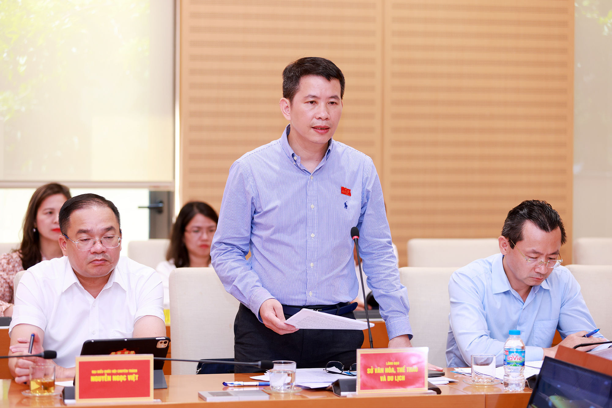 Giám đốc Sở Văn hóa, Thể thao và Du lịch Phạm Tuấn Long phát biểu tại phiên giải trình
