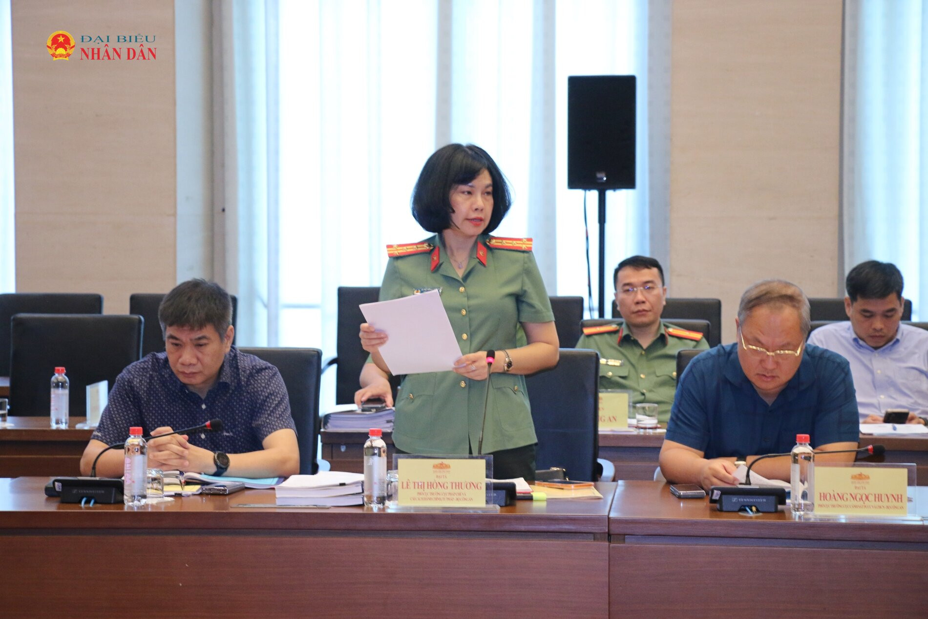 Phó Cục trưởng Cục Pháp chế và cải cách hành chính, tư pháp (Bộ Công an), Đại tá Lê Thị Hồng Thương phát biểu