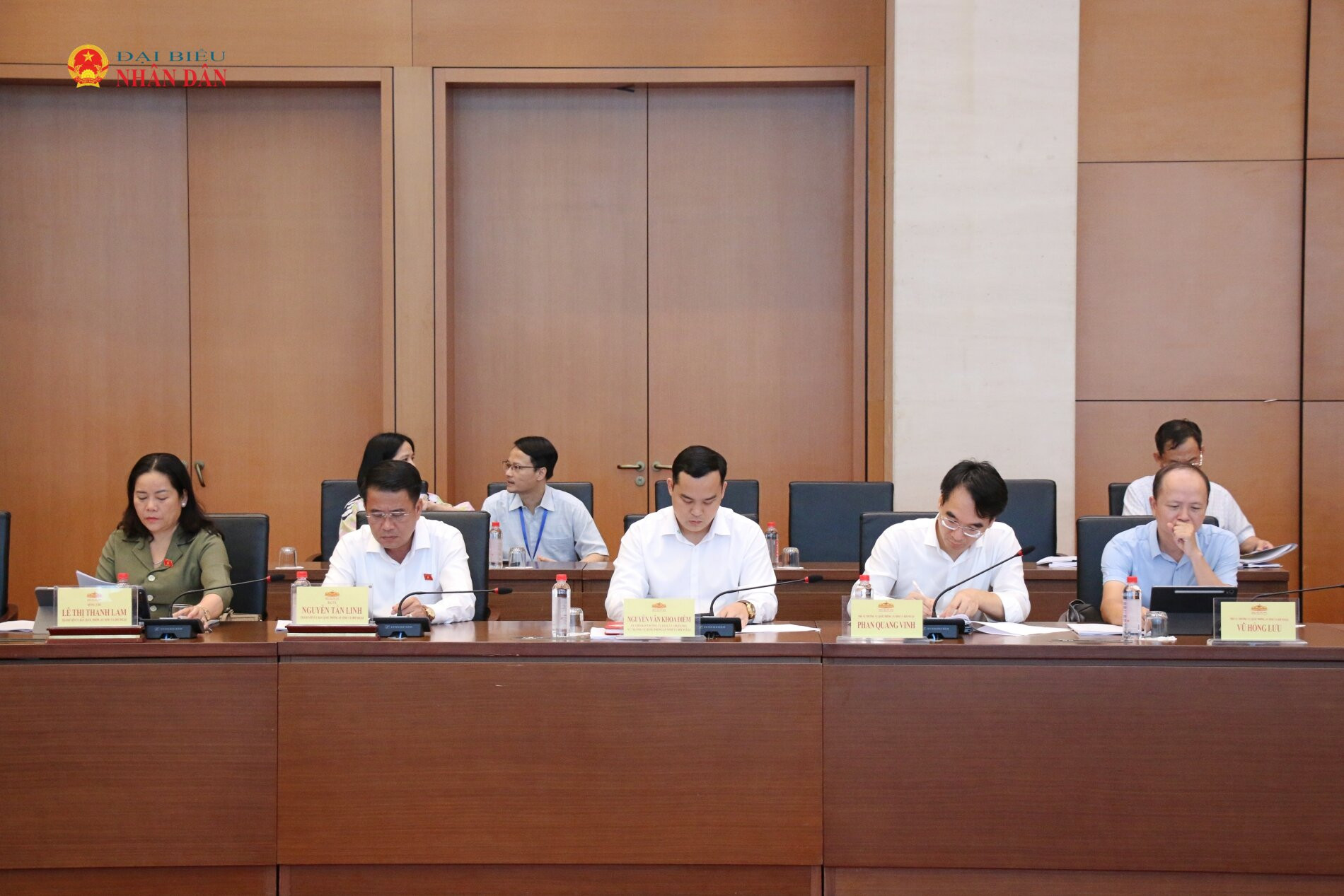 Các đại biểu tham dự phiên họp
