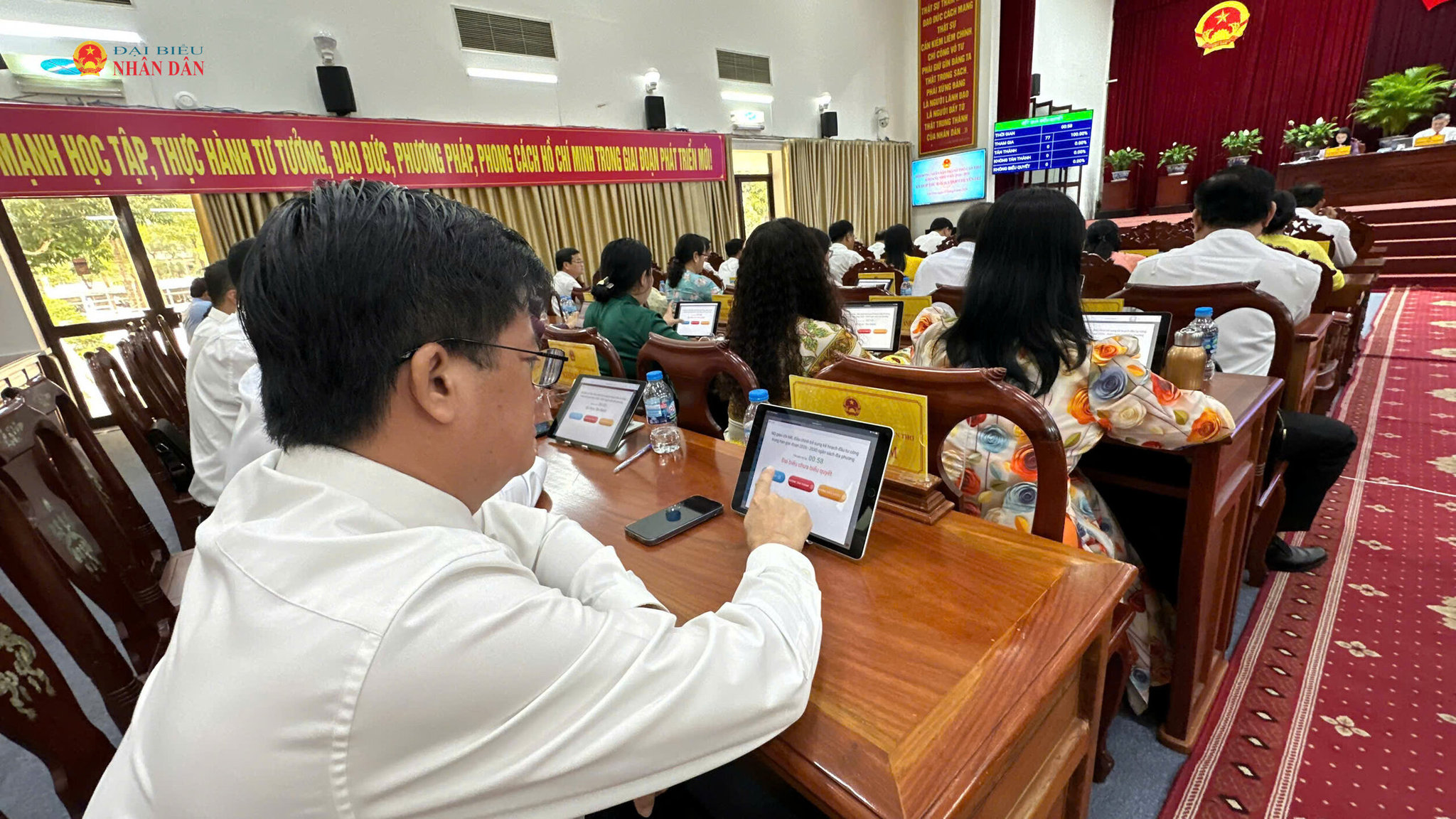 kỳ họp 4