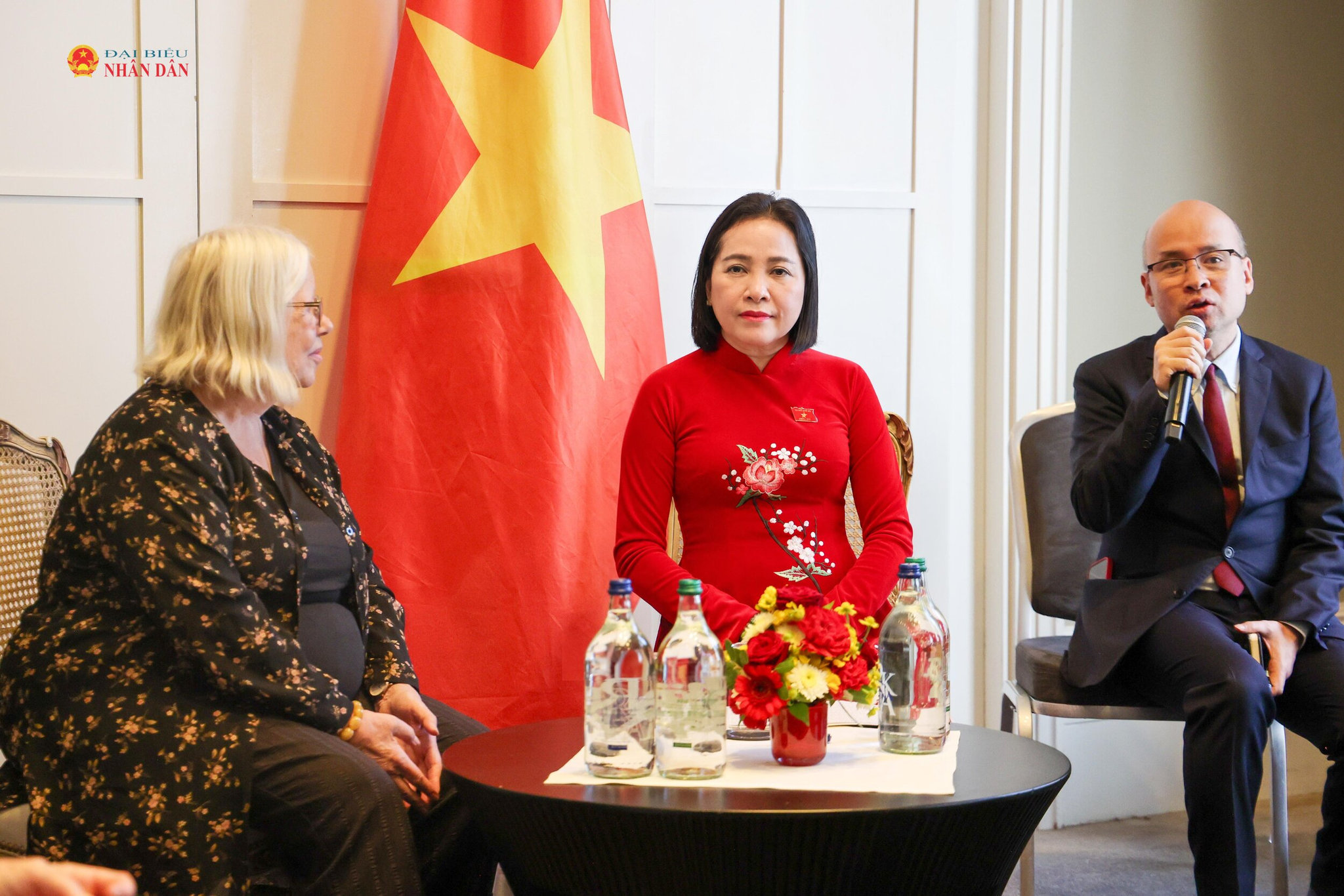 Phó Chủ tịch Quốc hội Nguyễn Thị Thanh tiếp Chủ tịch Hội Hữu nghị Thụy Sĩ - Việt Nam