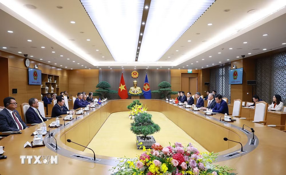 Thủ tướng Lê Minh Hưng tiếp Trưởng đoàn các nước tham dự Hội nghị các nước ASEAN về hợp tác đấu tranh với tội phạm truy nã