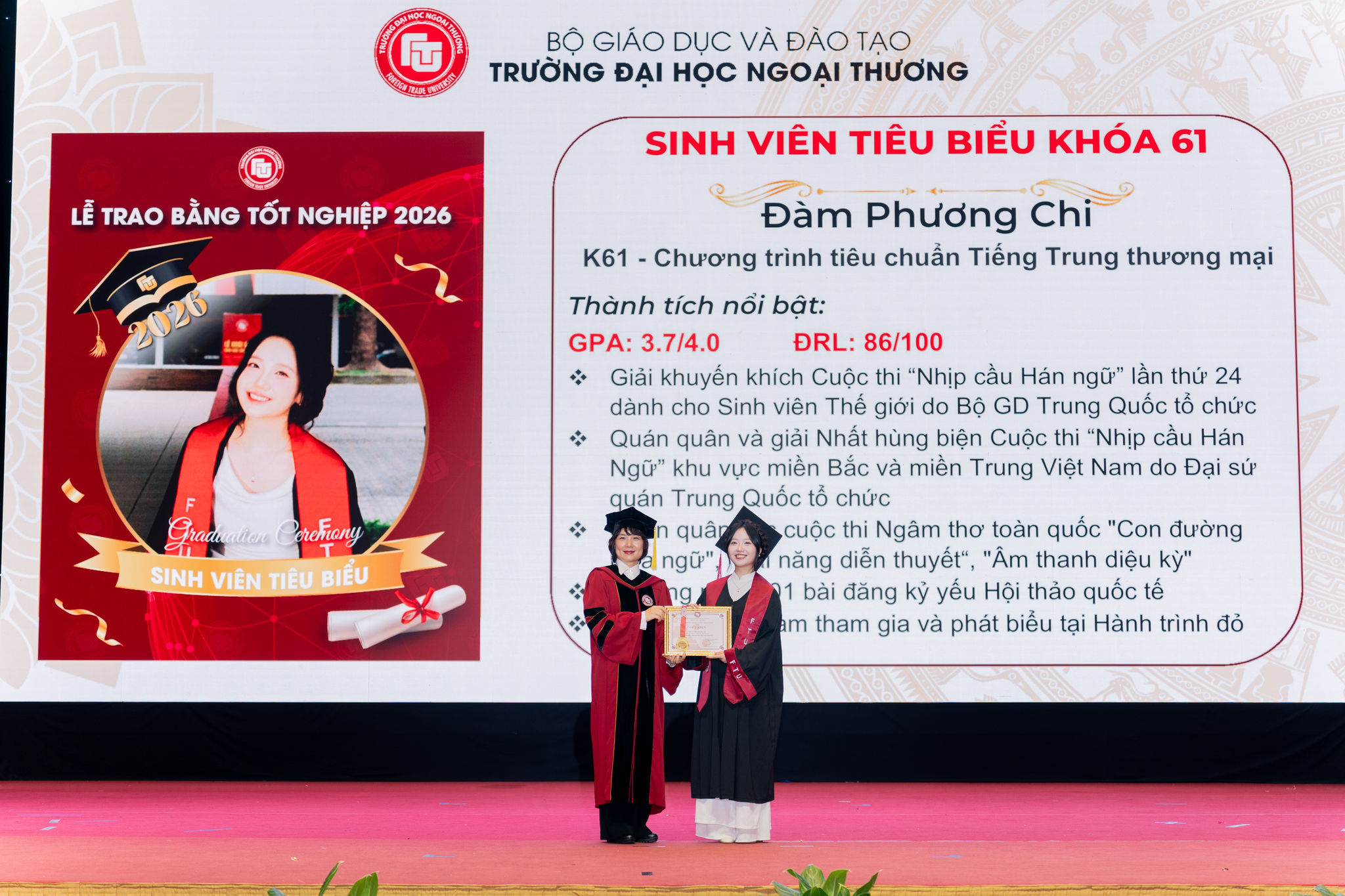 Vinh danh