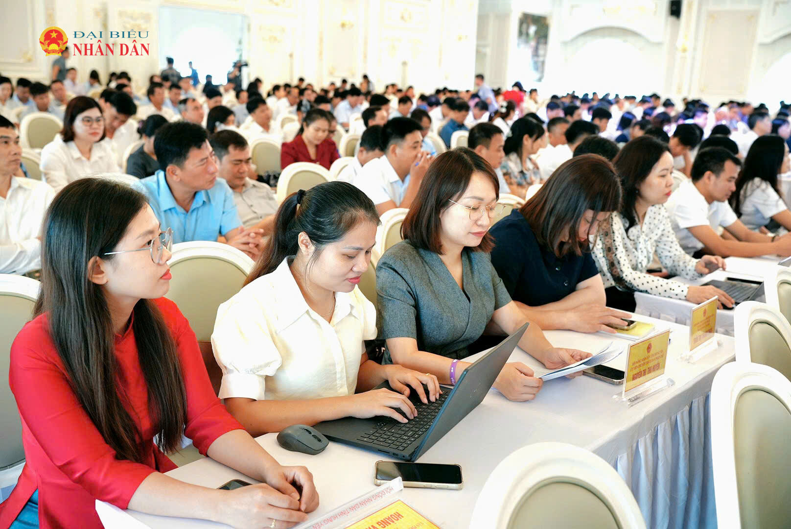 Các đại biểu tham dự hội nghị