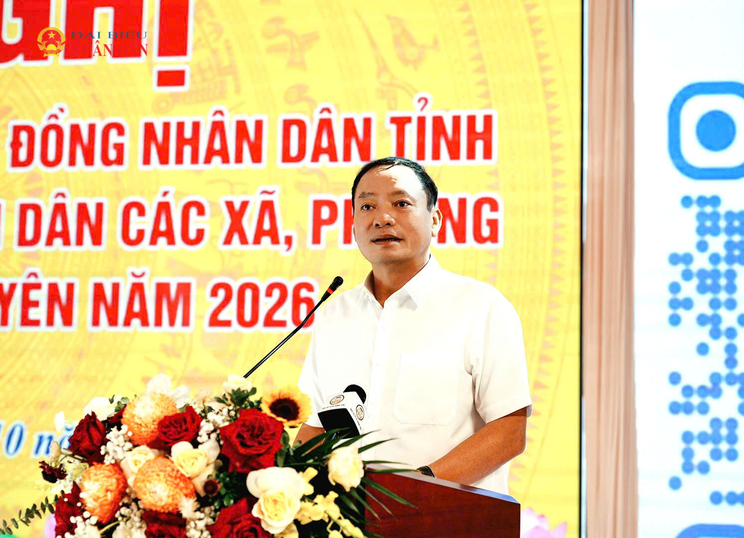 Phó Bí thư Tỉnh ủy, Chủ tịch HĐND tỉnh Trần Quốc Văn phát biểu điều hành hội nghị