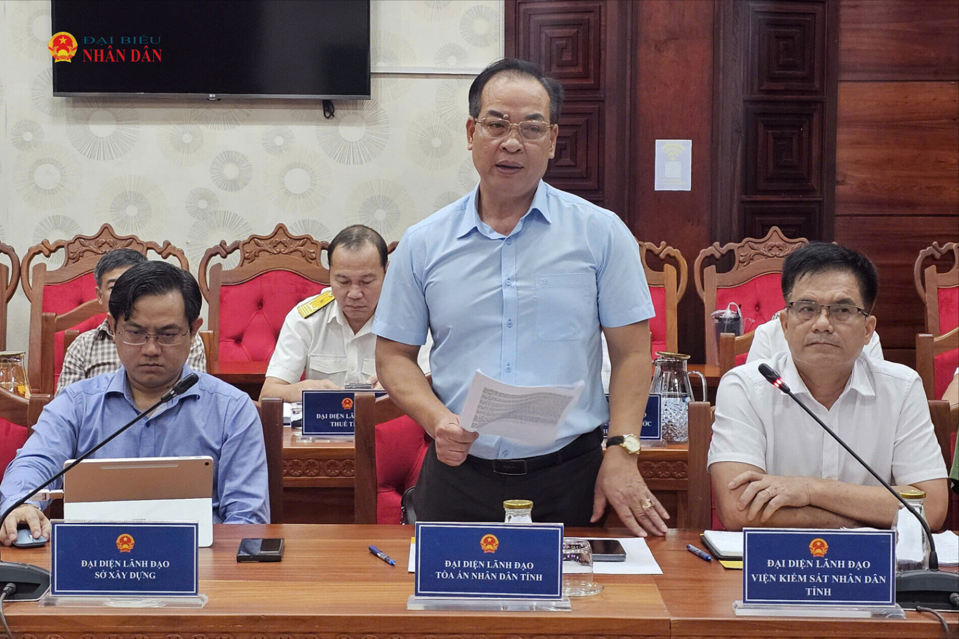 Phó chánh án Tòa án nhân dân tỉnh Đắk Lắk Trịnh Văn Toàn phát biểu tại hội nghị