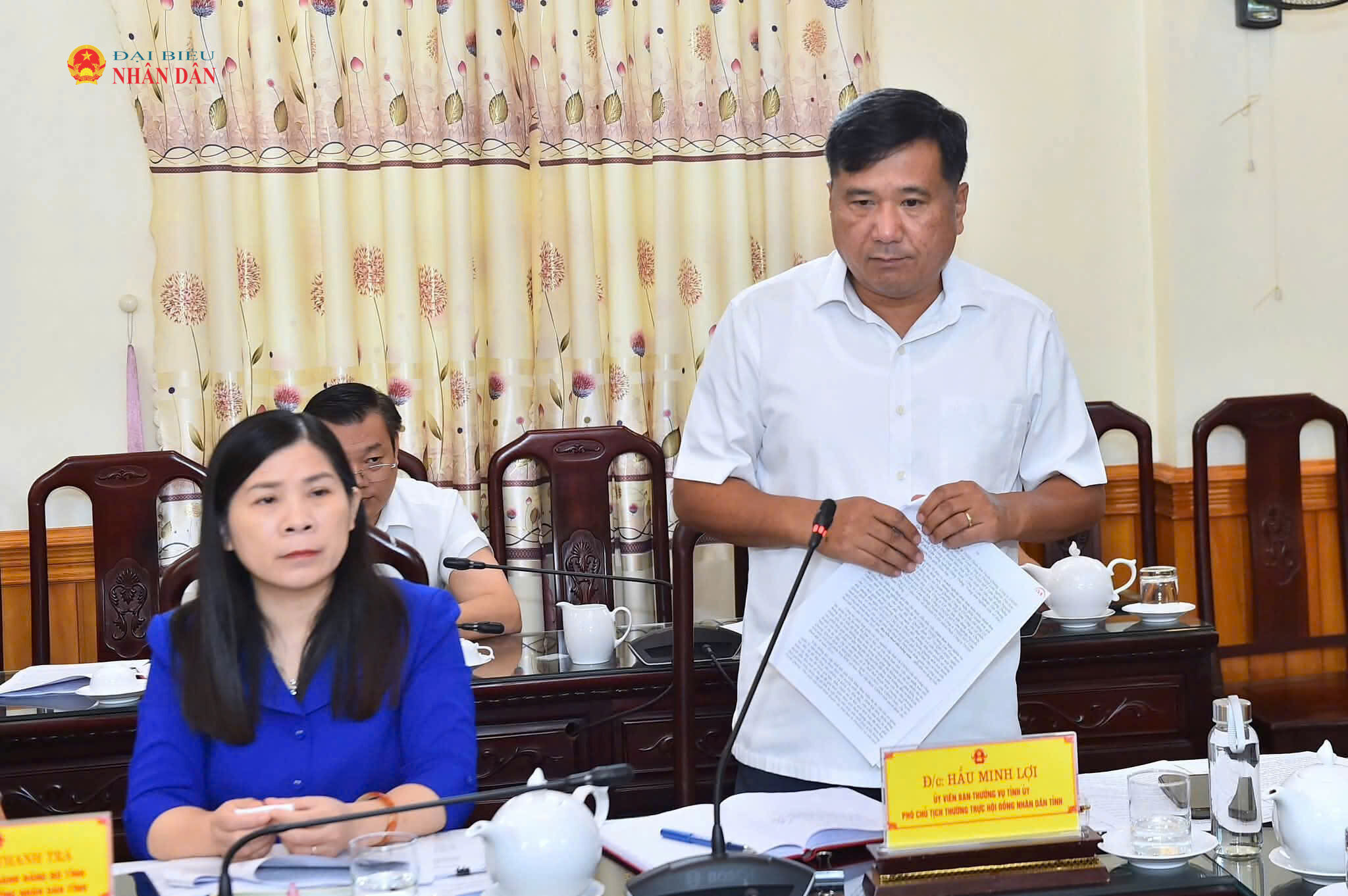 Phó Chủ tịch Thường trực HĐND tỉnh Hầu Minh Lợi phát biểu ý kiến thảo luận